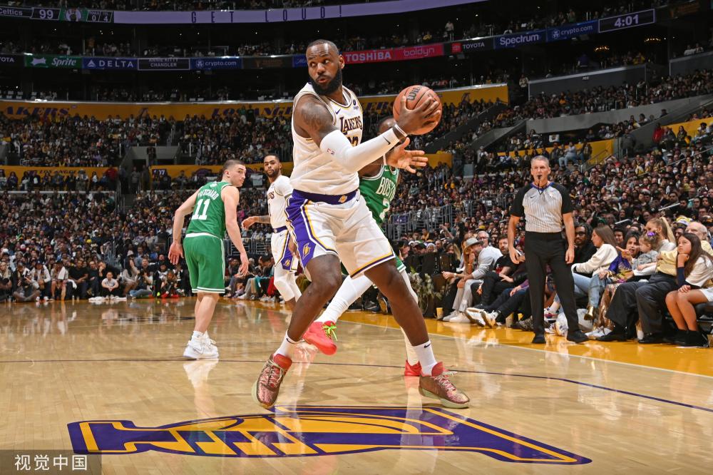 再由持球人 再由持球人